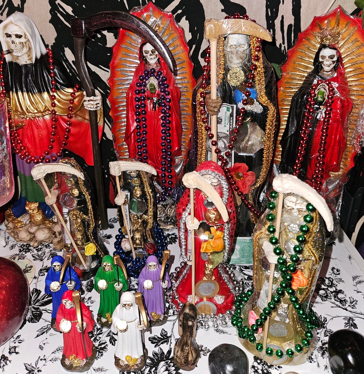 8-12 inch Santa Muerte Statue & Altar Kit
