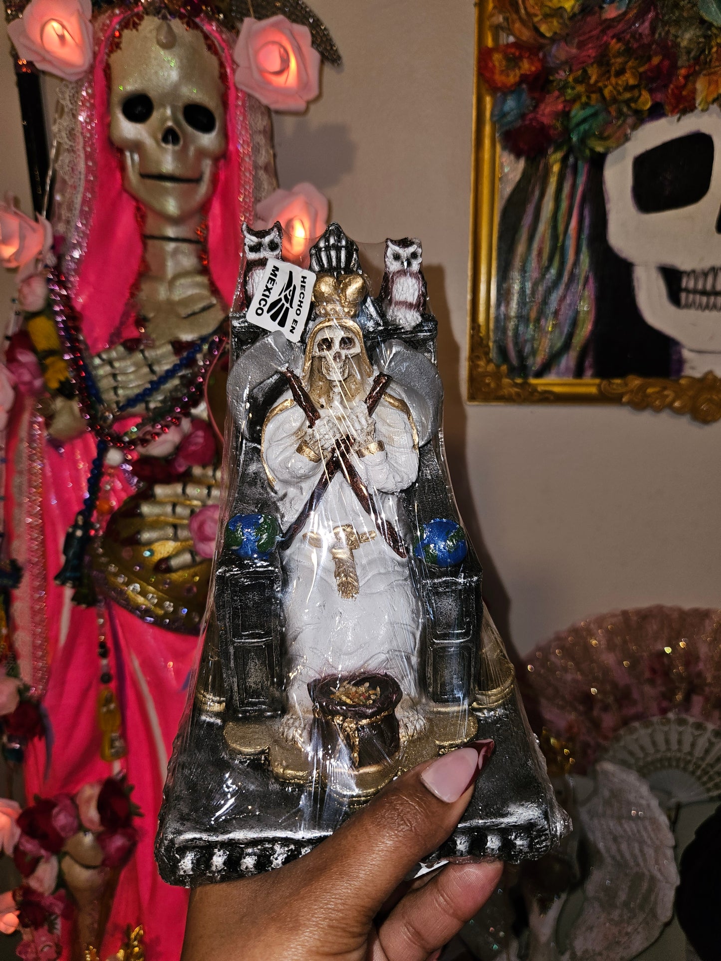 7.5" Sitting White Robe double Scythe Santa Muerte Statue