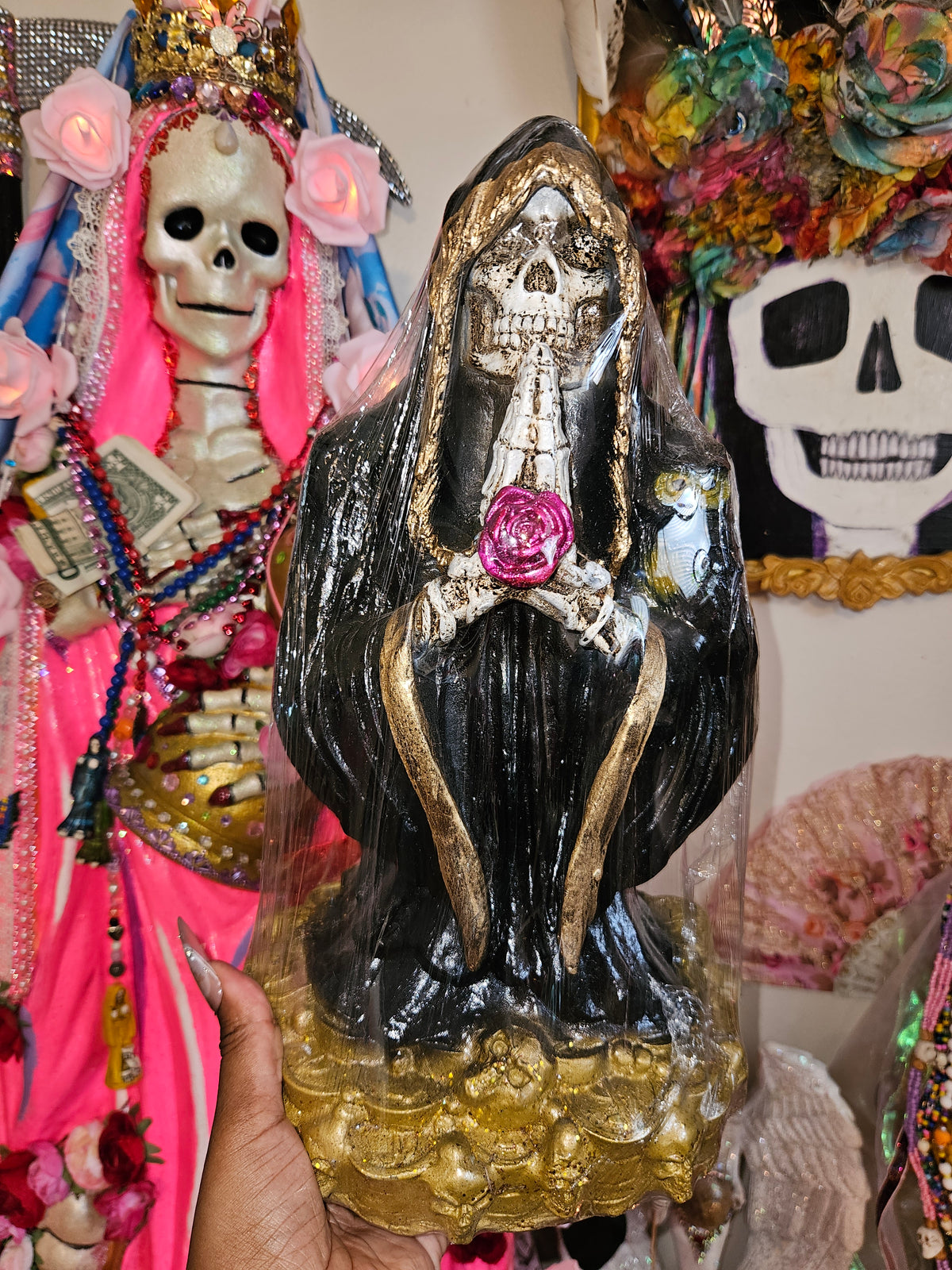 12" Black Robe Prayer Hands Santa Muerte Statue